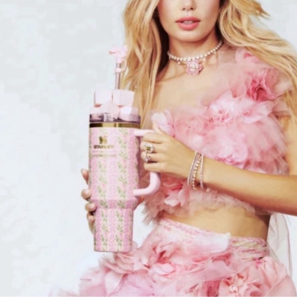 New in box LoveShackFancy Stanley in blooming heirloom 40oz - Picture 3 of 3